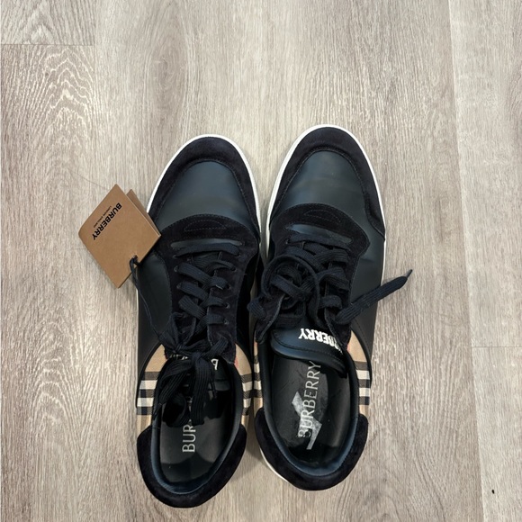 Burberry Leather, Suede and Check Low top Sneakers - Picture 2 of 13